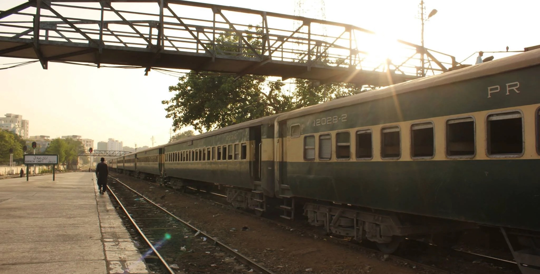 A train arriving at Karachi railway station.
